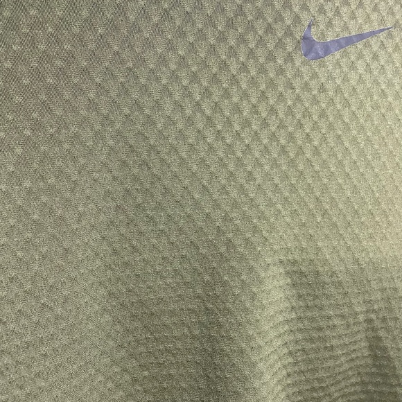 Nike Pro Women’s Army Green Hyperwarm Training Long Sleeve Hoodie Top Size L - Picture 3 of 15